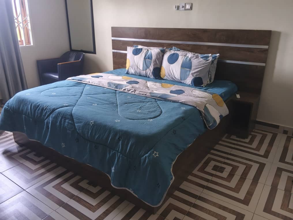 Queen size bed